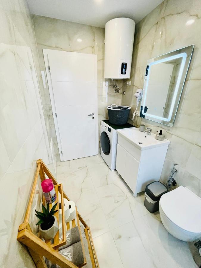 Central Apartment 2, Тирана Екстер'єр фото