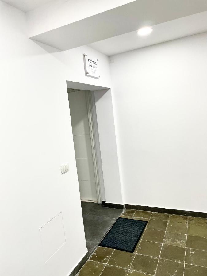 Central Apartment 2, Тирана Екстер'єр фото