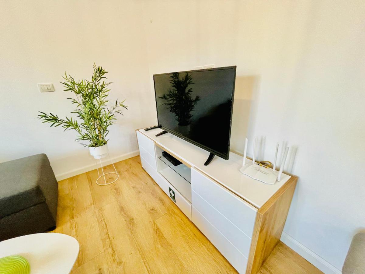 Central Apartment 2, Тирана Екстер'єр фото
