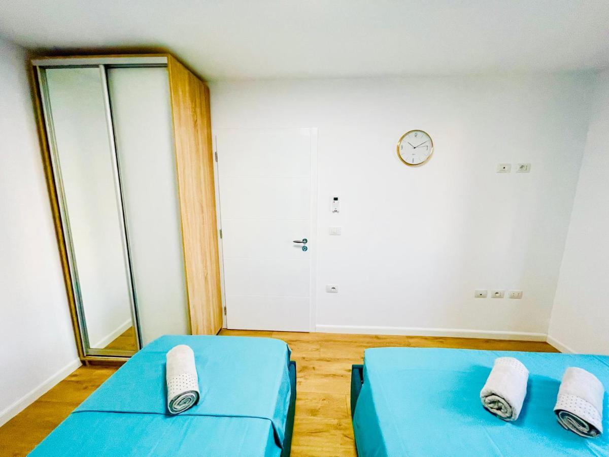 Central Apartment 2, Тирана Екстер'єр фото