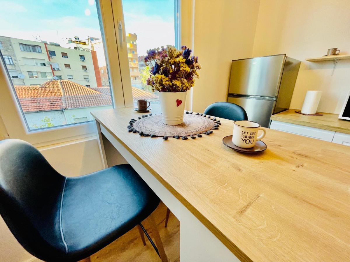 Central Apartment 2, Тирана Екстер'єр фото